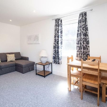 Rowan - Three Tuns Apartments , Wickham Market - By Aldeburgh Coastal Cottages Pettistree Экстерьер фото
